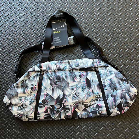 Nike Handbags - Nike Women’s Auralux Print Club Training Bag - New